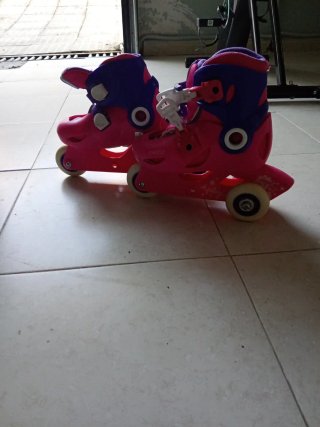 Patines infantiles rosas y morados