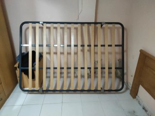 Somier con patas 120x180 cm más cabecero