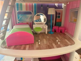 Autocaravana Barbie, piso di barriguitas e casa