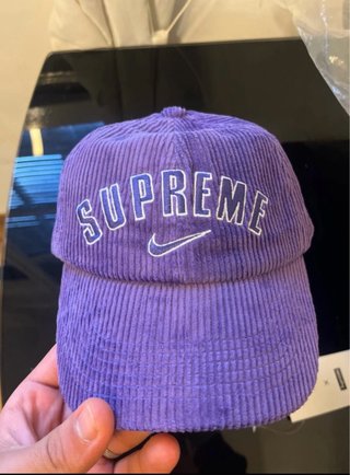 Gorra Supreme x Nike Morada Corduroy
