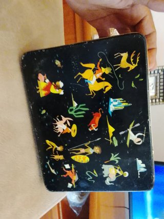Lata antigua para colección