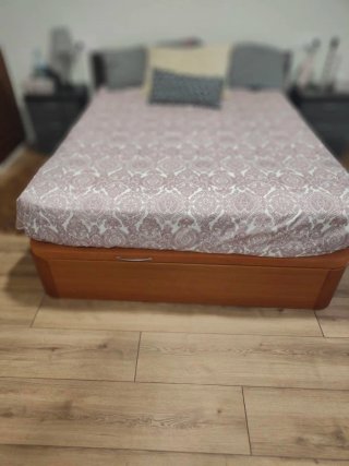 Dormitorio con cama de 1,50m