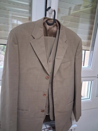 Traje de Hombre con Chaleco Beige