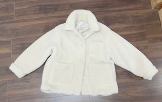 Chaqueta beige mujer