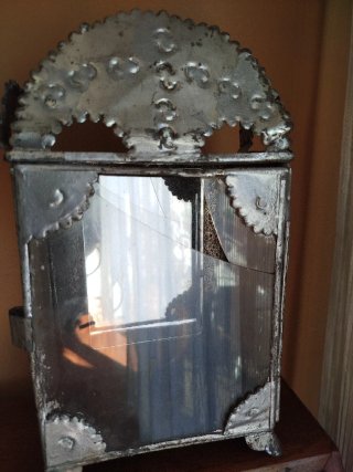 Farol Antiguo de Hojalata Repujada