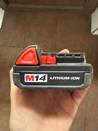 Batería Milwaukee M14 14,4V 1,5Ah SIN ESTRENAR