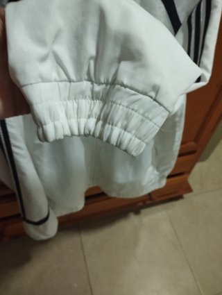 Chaqueta Adidas entretiempo TallaL entrega en mano