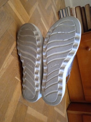 Sandalias Clarks Plateadas