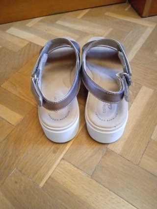 Sandalias Clarks Plateadas
