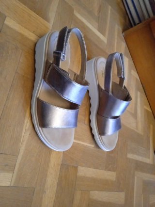 Sandalias Clarks Plateadas