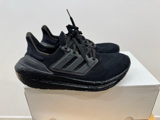 Adidas Ultraboost - Talla 42.5 - Color negro