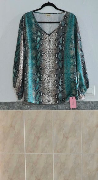 Blusa manga larga estampado serpiente T.48