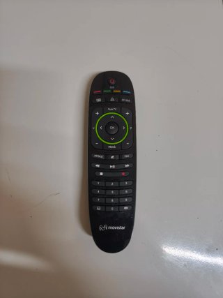 Mando TV Movistar, y plancha a vapor, Altavoz.