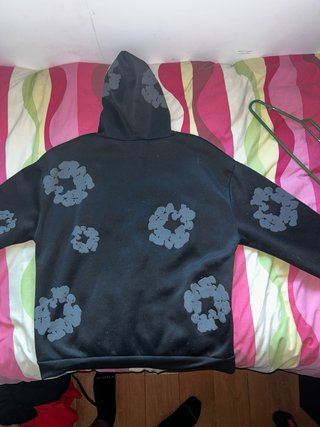 Sudadera Denim Tears Negra con Estampado Gris