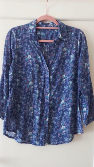 Blusa floral azul y morada