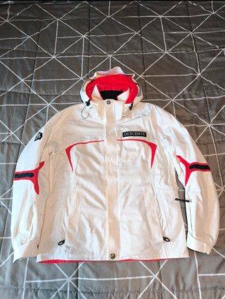Abrigo Descente Blanco y Rojo