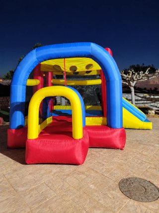 Castillo Hinchable Multicolor con Tobogán+ Turbina