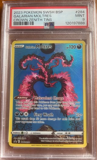 Carta Pokémon Galarian Moltres PSA 9