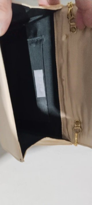 Bolso de mano elegante color crema