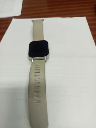 Reloj Inteligente Beige y Plateado