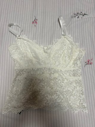 Top de encaje blanco