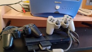 PS2 Slim + 2 mandos + 3 juegos + Memoria 8MB