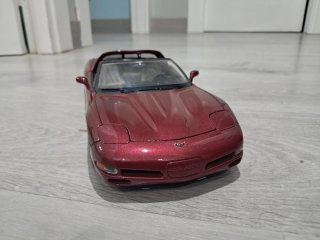 corvette burago a escala 1:18