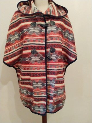Poncho mujer estampado con capucha