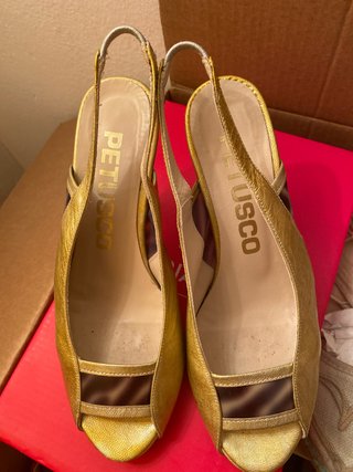 Zapatos de tacón PETUSCO dorados y marrones