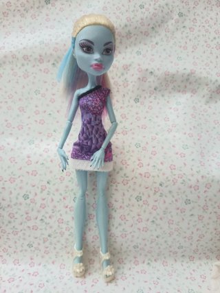 Muñeca Monster High Abbey Bominable Scaris G1