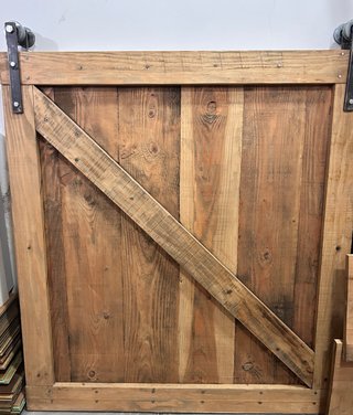 Puerta de Granero de Madera