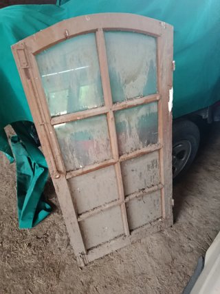 Ventana Antigua de Madera