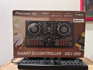 Controladora DJ Pioneer DDJ-200