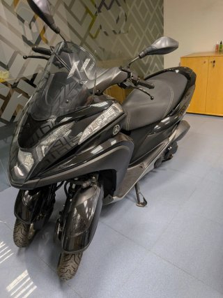 Yamaha Tricity 125 Negra