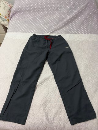 Pantalón Reebok Gris