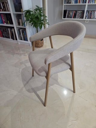 Silla Jysk Beige Tela y Madera