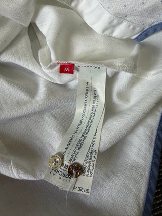 Camisa Branca com Bolinhas Azuis