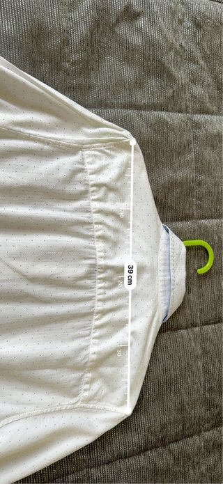 Camisa Branca com Bolinhas Azuis