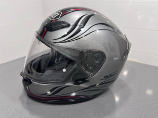 Casco Shoei Plata con Diseño Talla S