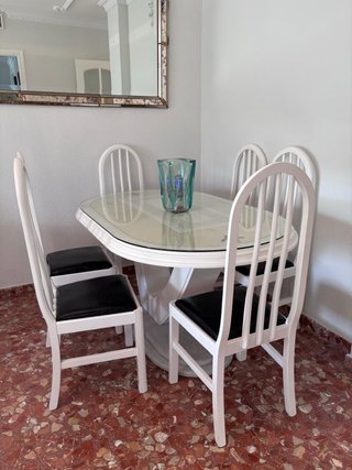 Mesa y 4 Sillas Comedor Blancas