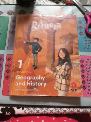 Libro de texto de geography and history