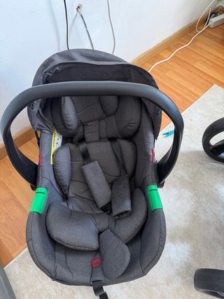 Carro de bebé con silla de coche
