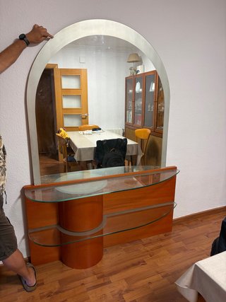 Mueble con espejo