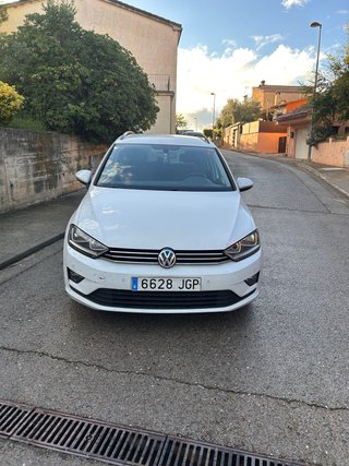 VOLKSWAGEN GOLF SPORTSVAN