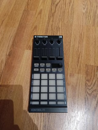 Traktor Kontrol F1