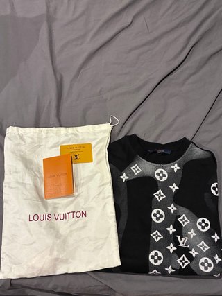 Camiseta Louis Vuitton Negra