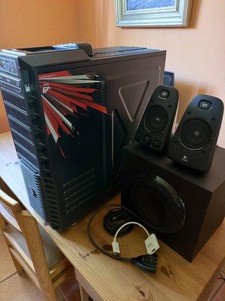 PC Gaming GTX 980 Ti con Monitor y Periféricos