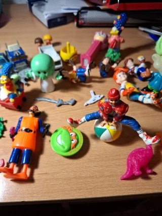 Lote de figuras y juguetes variados
