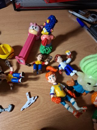 Lote de figuras y juguetes variados