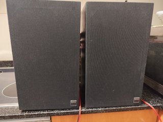 Altavoces de estantería NAD 8225
